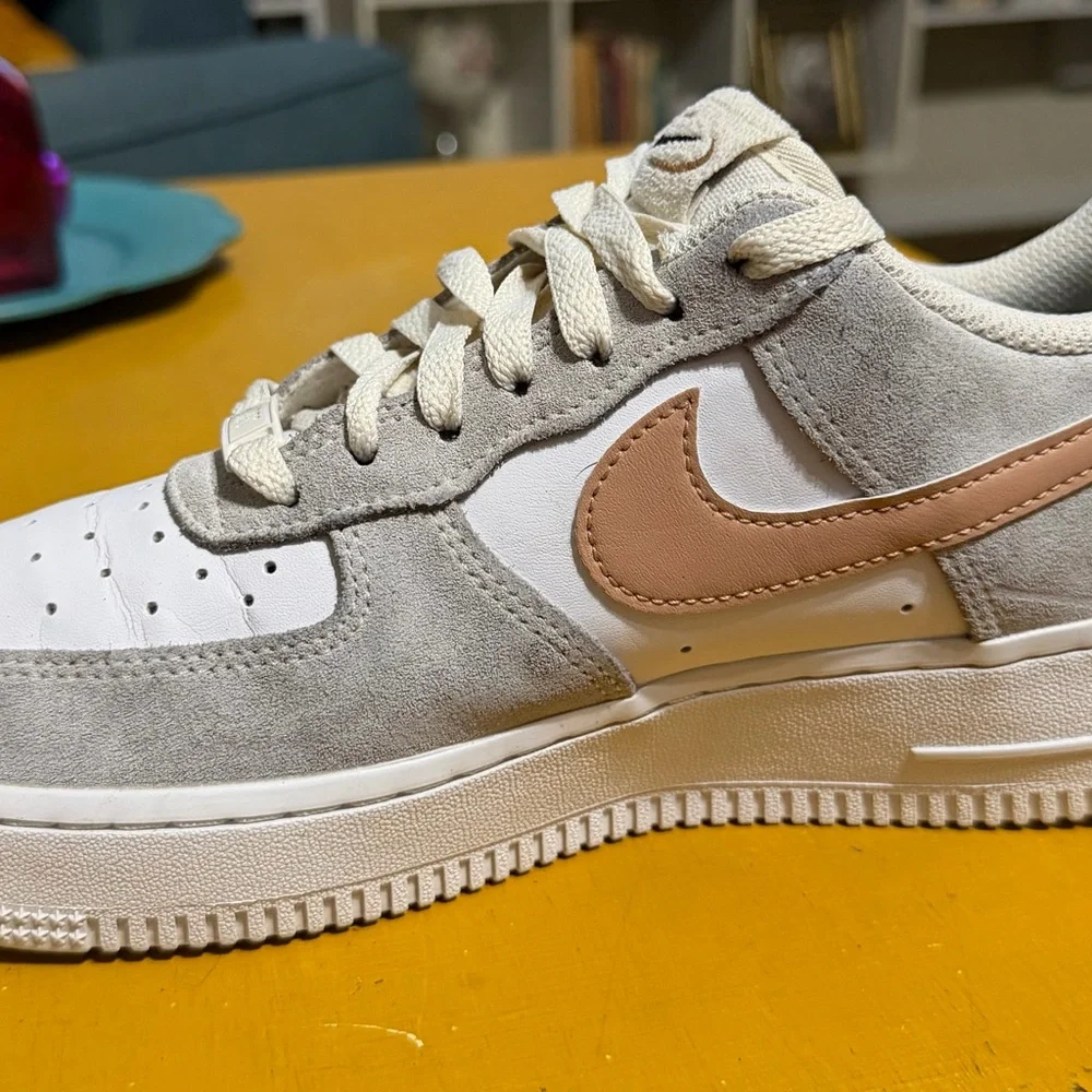 Women Nike Air Force 1 ‘07 Lifestyle Shoes Pure Ivory/Dusted Clay - Picture 1 of 3